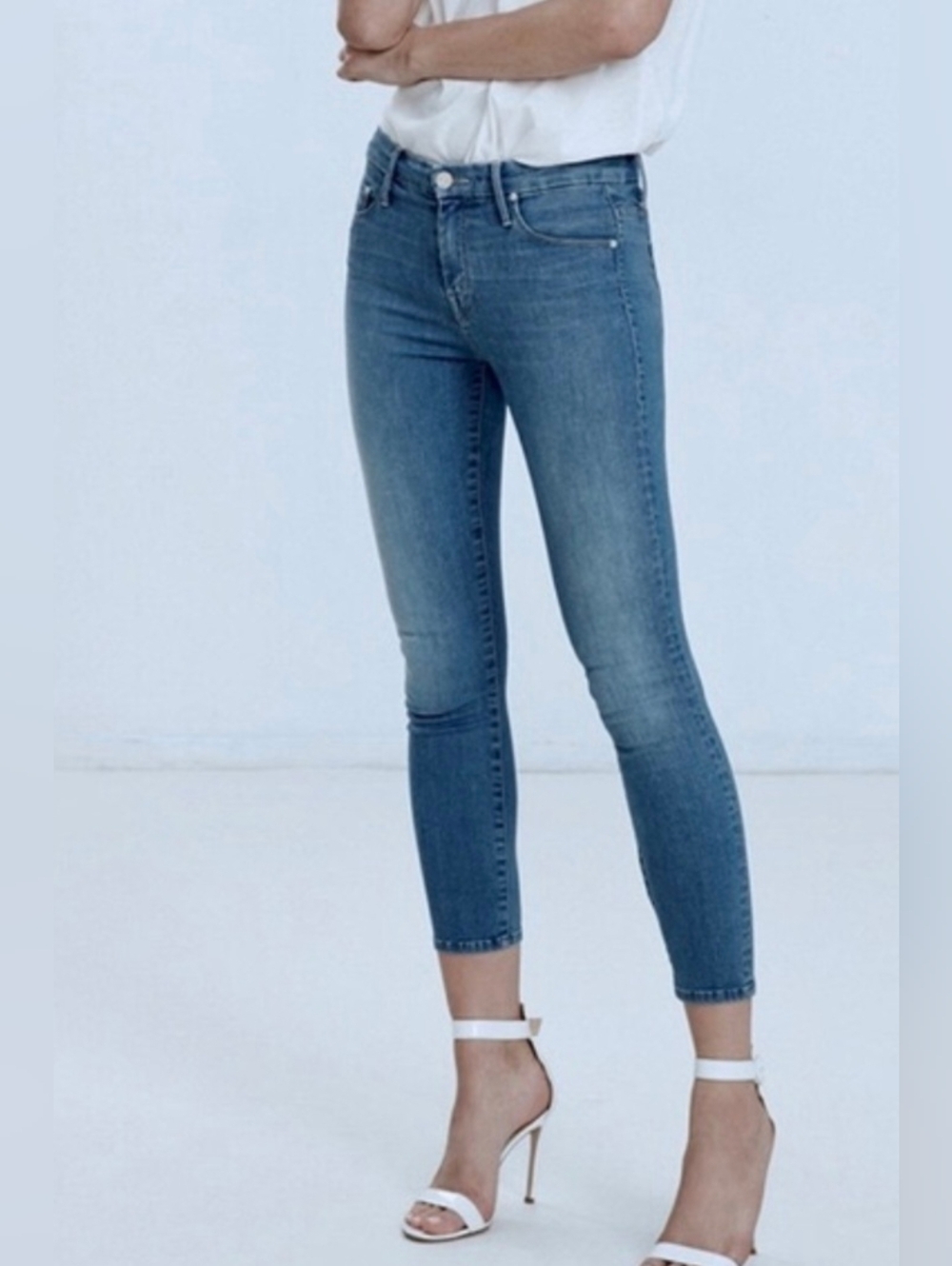 Mother High Waisted Looker Ankle Popism Distressed Size 27